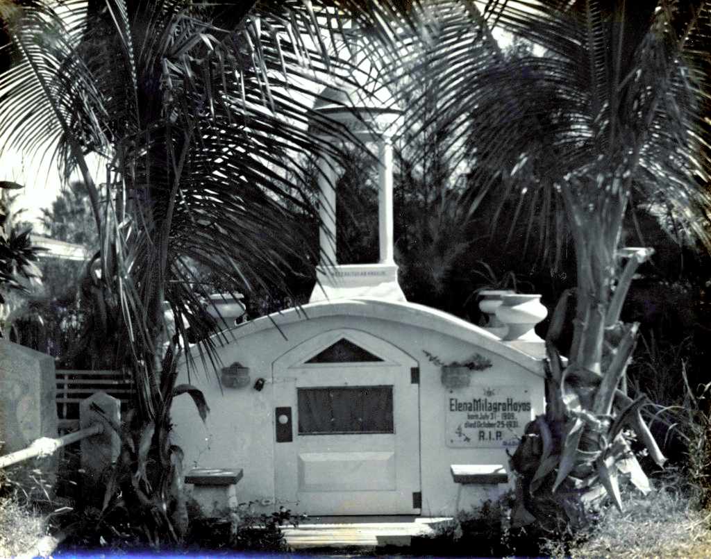 Elena Hoyos sír kripta City Cemetery Key West Carl Tanzler építette 1931 halál nekrofília megszállottság díszített tragédia