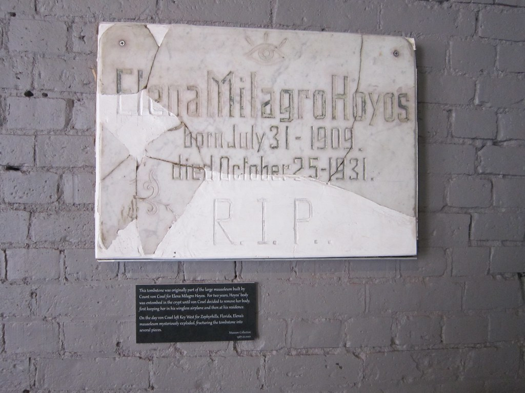 Elena Hoyos sírkő emlékmű City Cemetery Key West Carl Tanzler szerelem megszállottság nekrofília 1931 tragédia