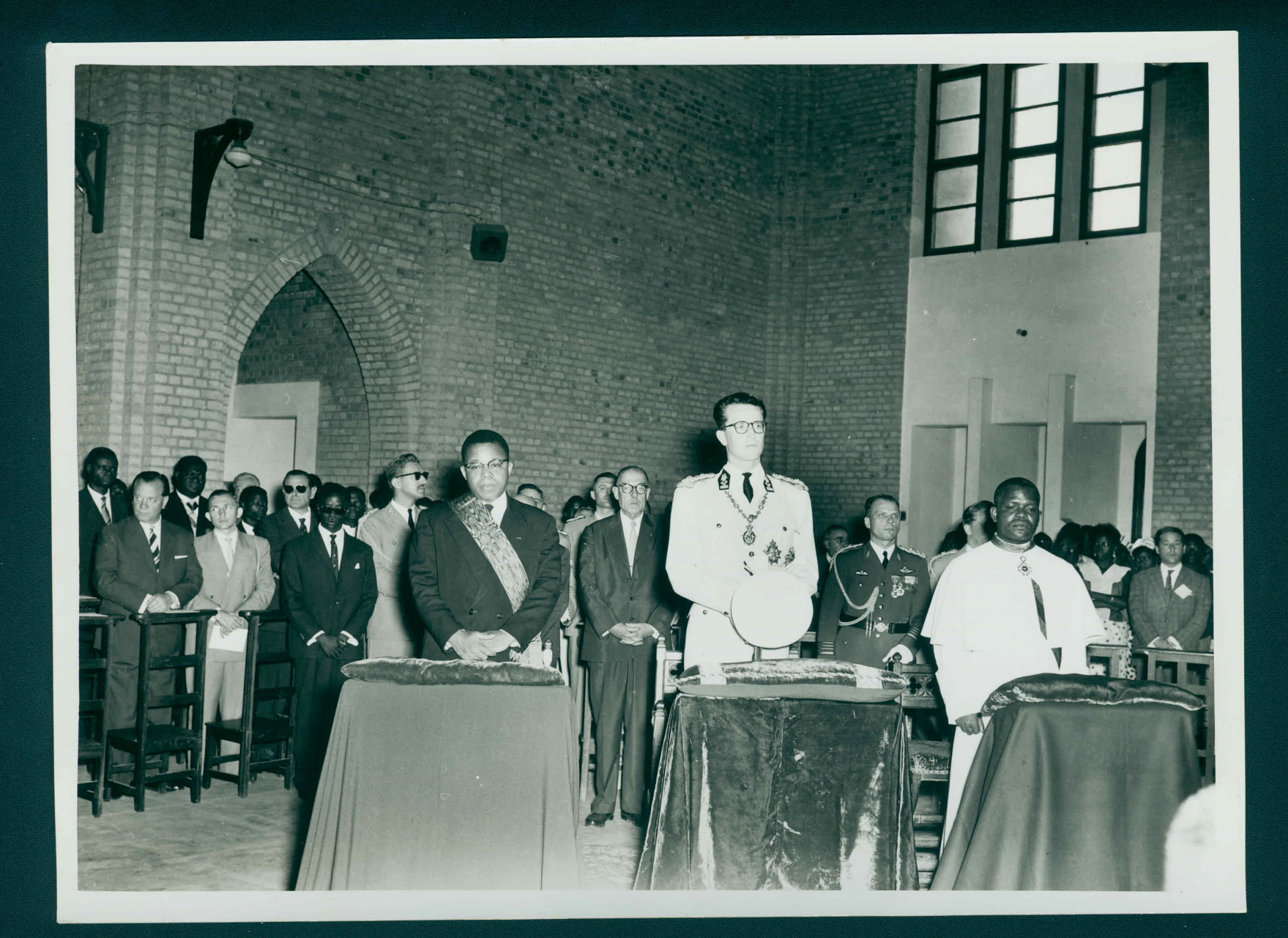 A kongói függetlenség kikiáltásának ünnepsége, 1960. június 30. – Baudouin király és kongói vezetők